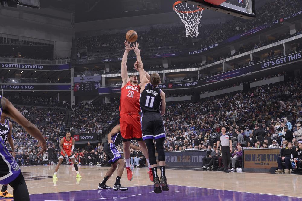 一些篮球大 一些篮球大